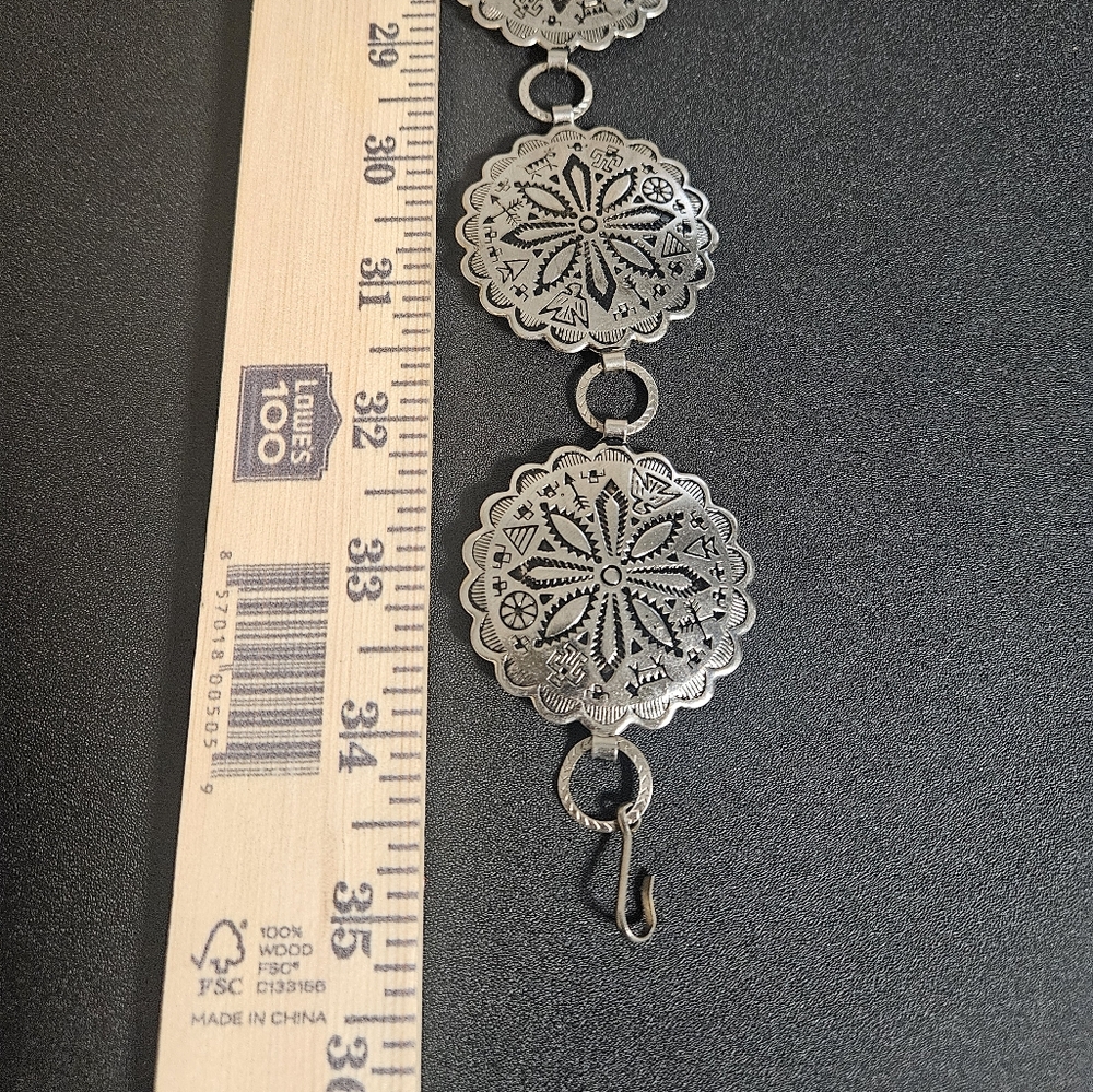 Concho Style Silver Tone Belt Size 34 - Picture 4 of 4